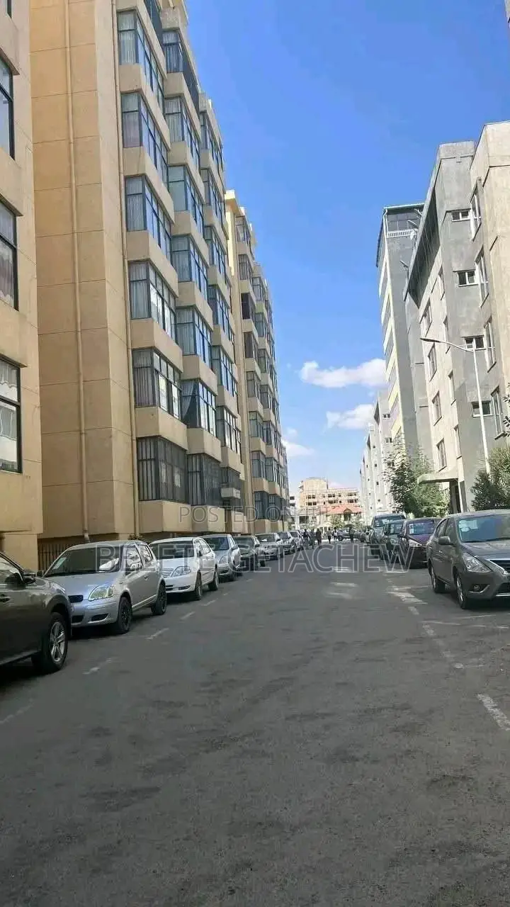 3bdrm Apartment in Ayat Noah Realestate, Yeka for sale