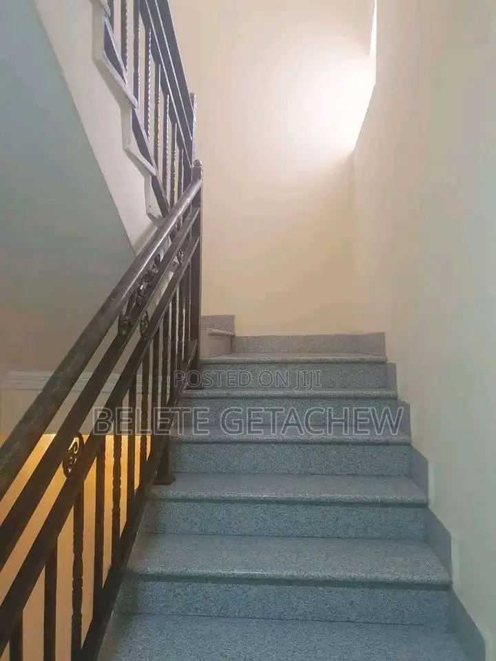 6bdrm House in Ayat, G+3, Yeka for sale