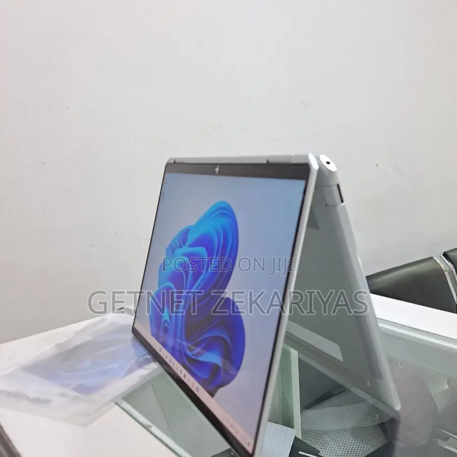 New Laptop HP Spectre 8GB Intel Core I5 SSD 512GB