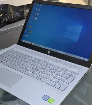 New Laptop HP Pavilion 15 8GB Intel Core I5 SSHD (Hybrid) 640GB