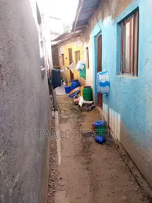 5bdrm House in Yeka Kotobe for sale