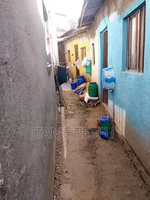 5bdrm House in Yeka Kotobe for sale