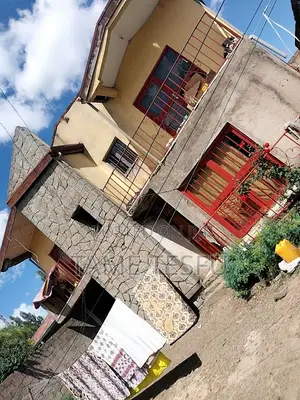 5bdrm House in Yeka Kotobe for sale