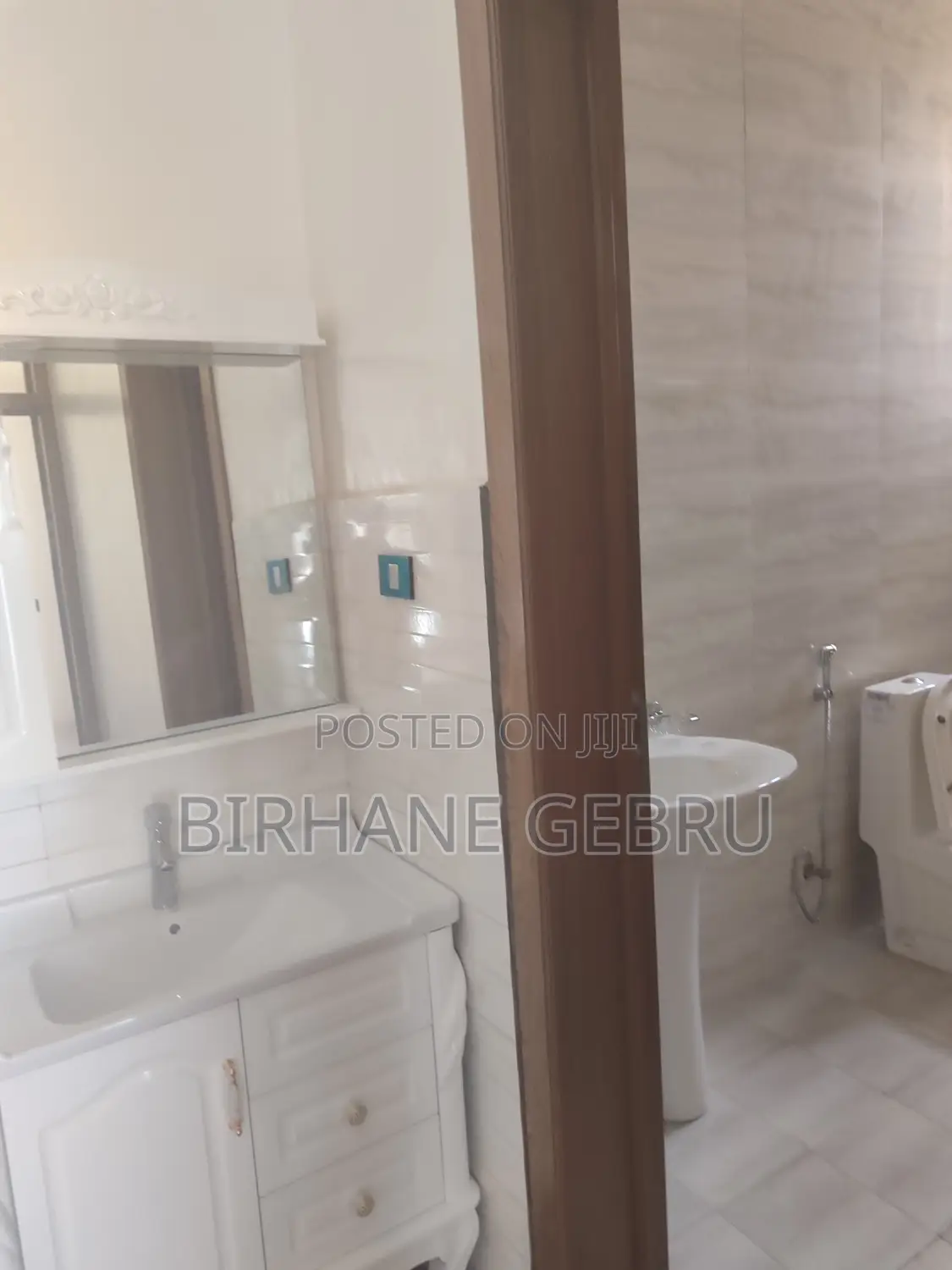 6bdrm Villa In Villa House, Bole For Rent