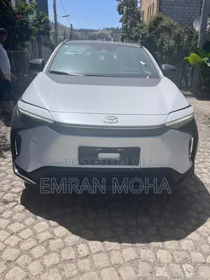 Photo - Toyota bZ4X 2023 White