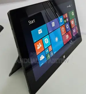 New Laptop Microsoft Surface 2GB Intel Pentium SSD 32GB