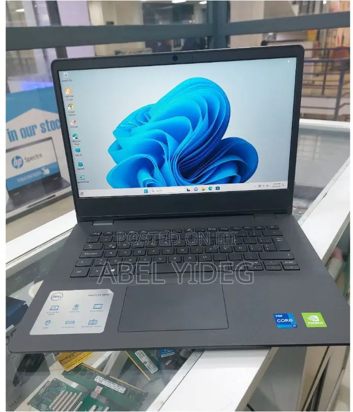 New Laptop Dell Vostro 1440 16GB Intel Core I7 SSD 1T