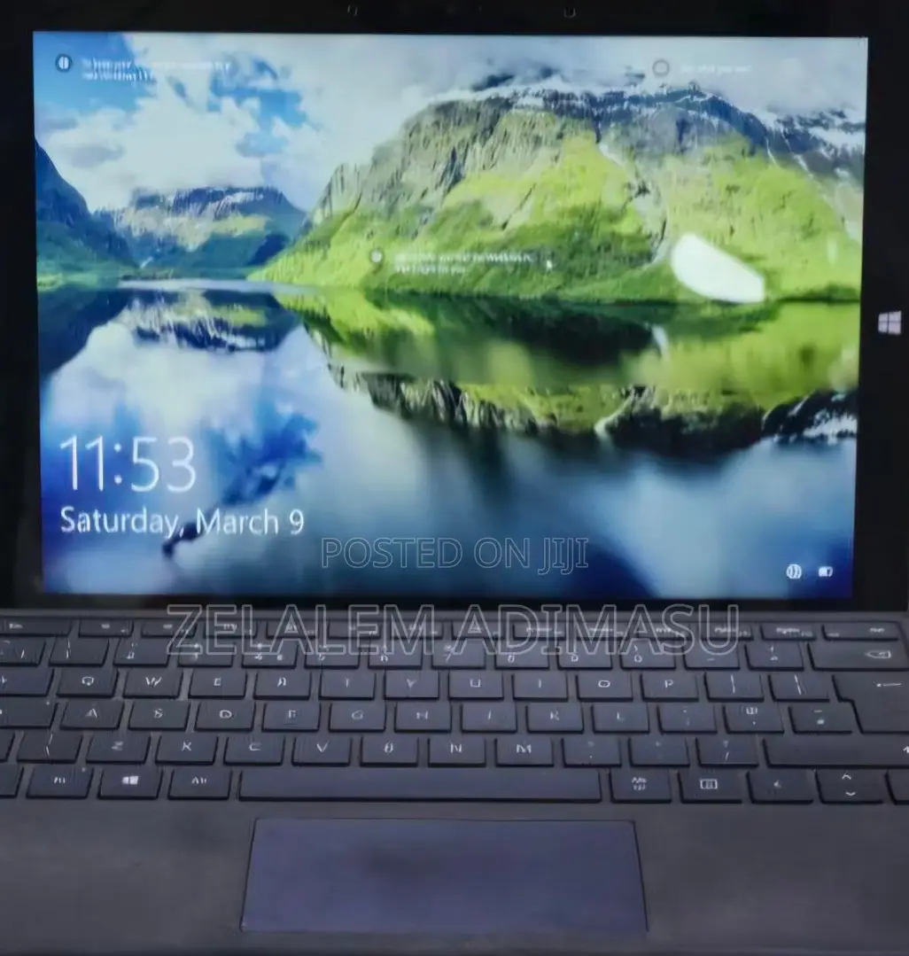 New Laptop Microsoft Surface 4GB Intel Core I5 SSD 128GB