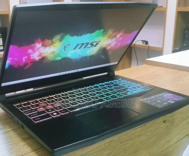 New Laptop MSI Katana 15 32GB Intel Core I7 SSD 1T