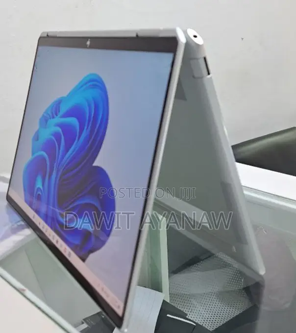 New Laptop HP Spectre X360 16GB Intel Core I5 SSD 512GB