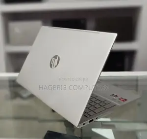 Laptop HP Pavilion 15-Eh0050wm 8GB AMD Ryzen 3 SSD 256GB