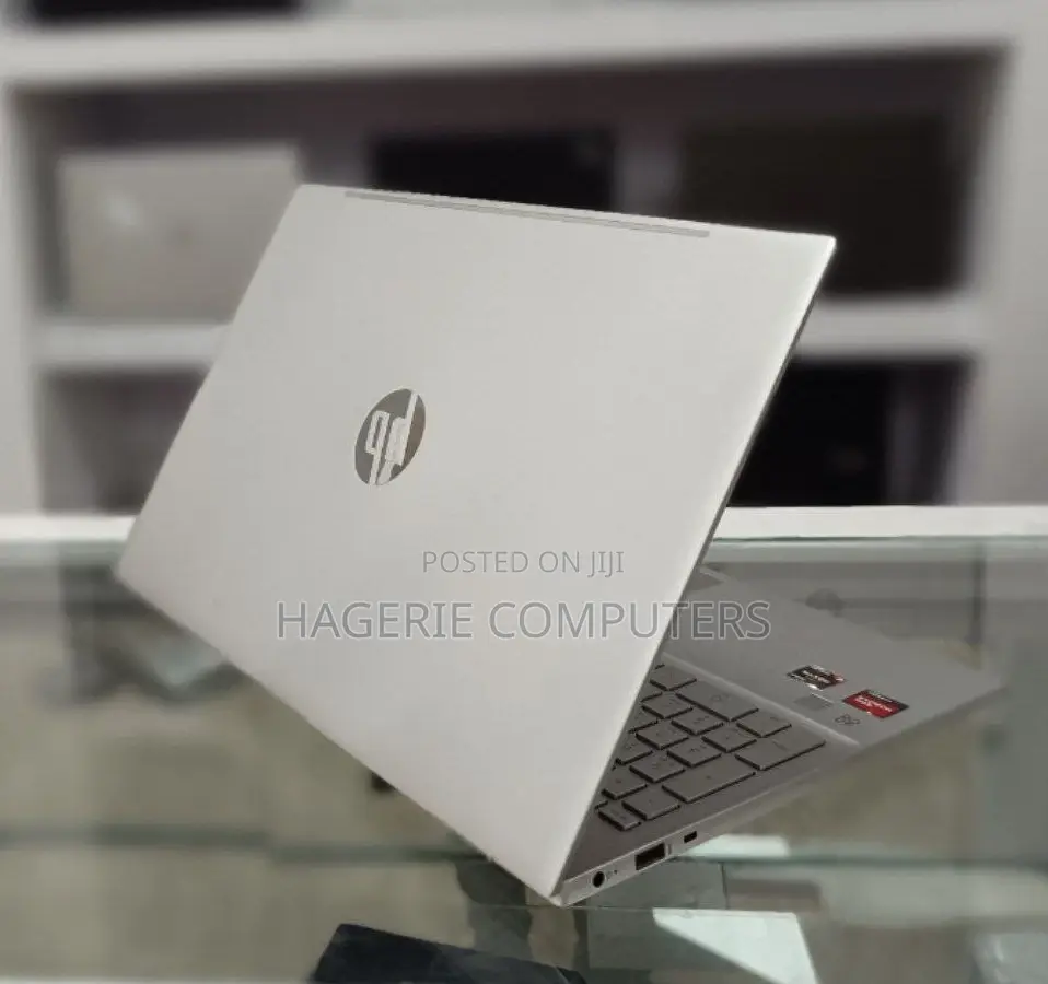 Laptop HP Pavilion 15-Eh0050wm 8GB AMD Ryzen 3 SSD 256GB