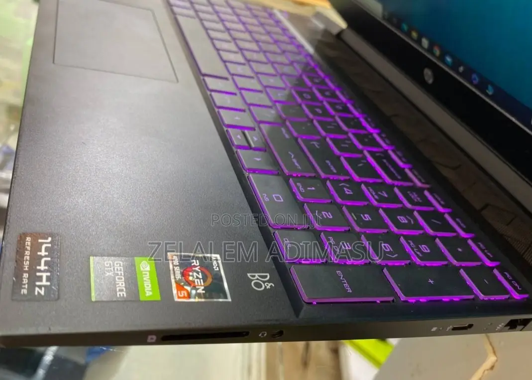 New Laptop HP Pavilion 15 8GB AMD Ryzen 5 SSD 512GB