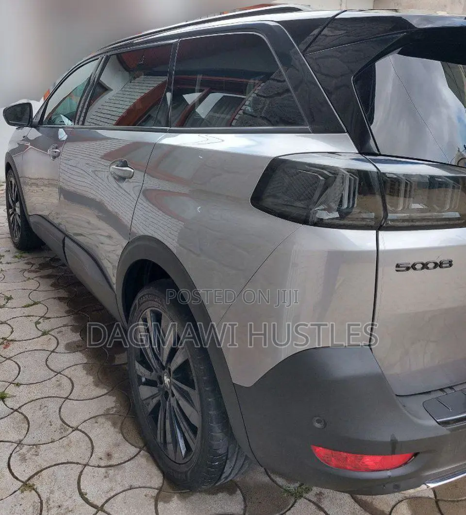 Peugeot 5008 2022 Gray