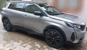 Photo - Peugeot 5008 2022 Gray