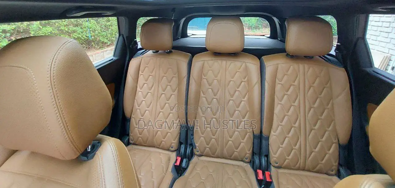 Peugeot 5008 2022 Gray