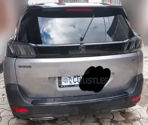 Peugeot 5008 2022 Gray