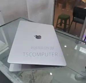 New Laptop Apple MacBook Pro 2017 8GB Intel Core I5 SSD 256GB