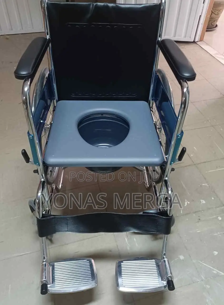Wheelchair Folding Chromed Steel Frame Plastic Commode Seat