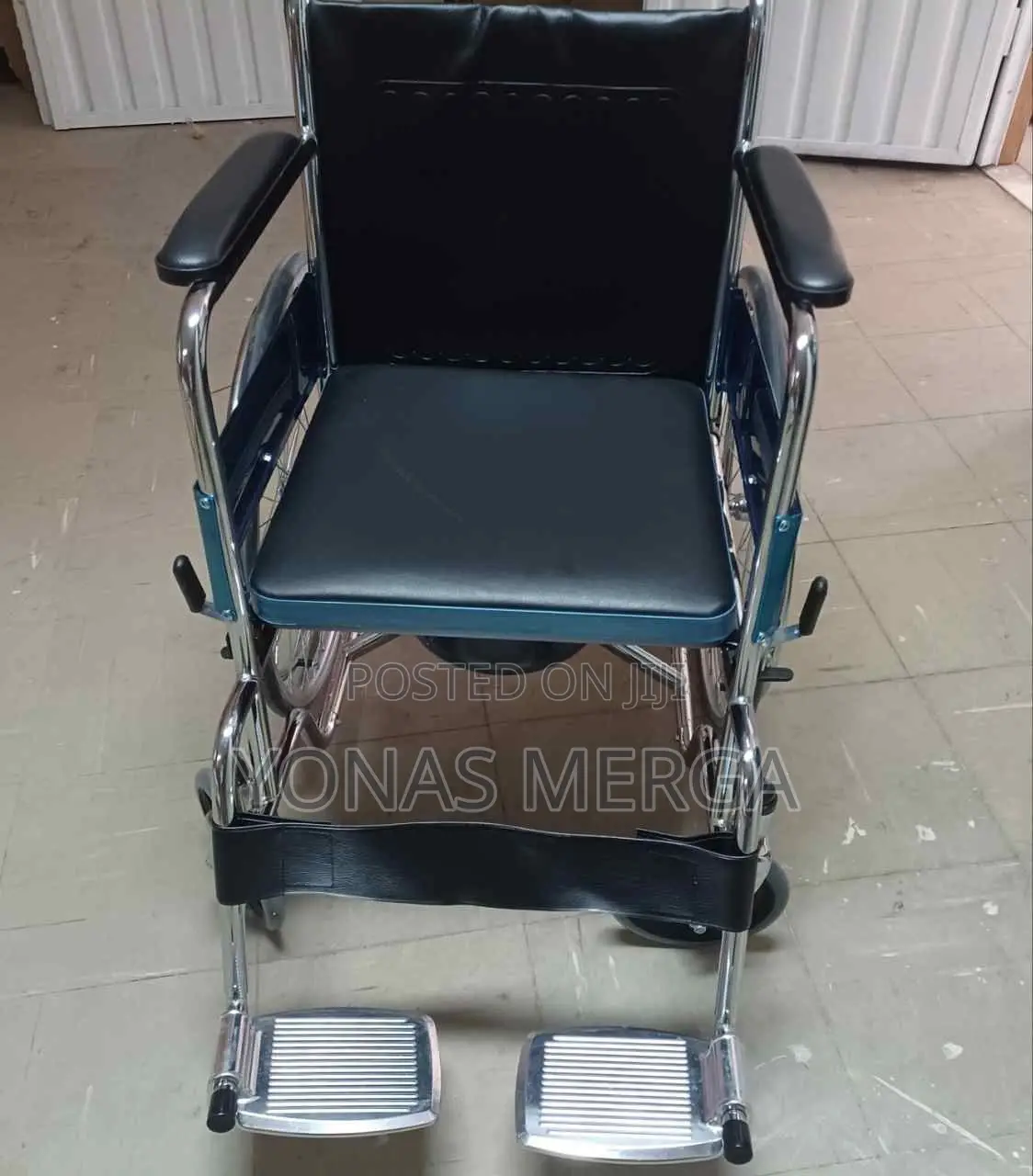 Wheelchair Folding Chromed Steel Frame Plastic Commode Seat
