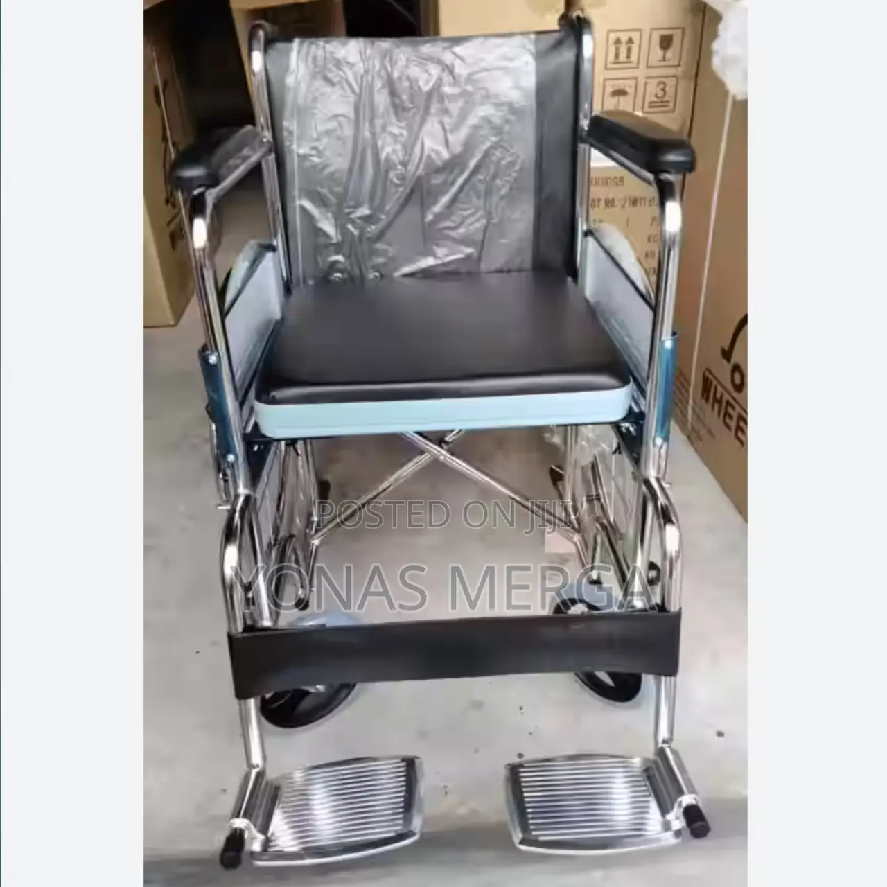 Home Care / Wheelchairs Shower Wheelchair /Plastic Commode