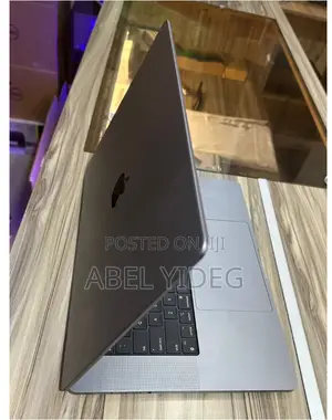 New Laptop Apple MacBook Pro M1 32GB Apple M1 Pro SSD 512GB