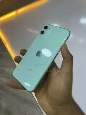 Photo - Apple iPhone 11 128 GB Green