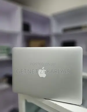 Photo - New Laptop Apple MacBook Air 2017 8GB Intel Core I5 SSD 128GB