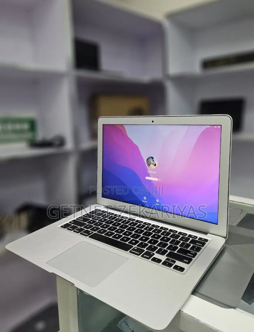 New Laptop Apple MacBook Air 2017 8GB Intel Core I5 SSD 128GB