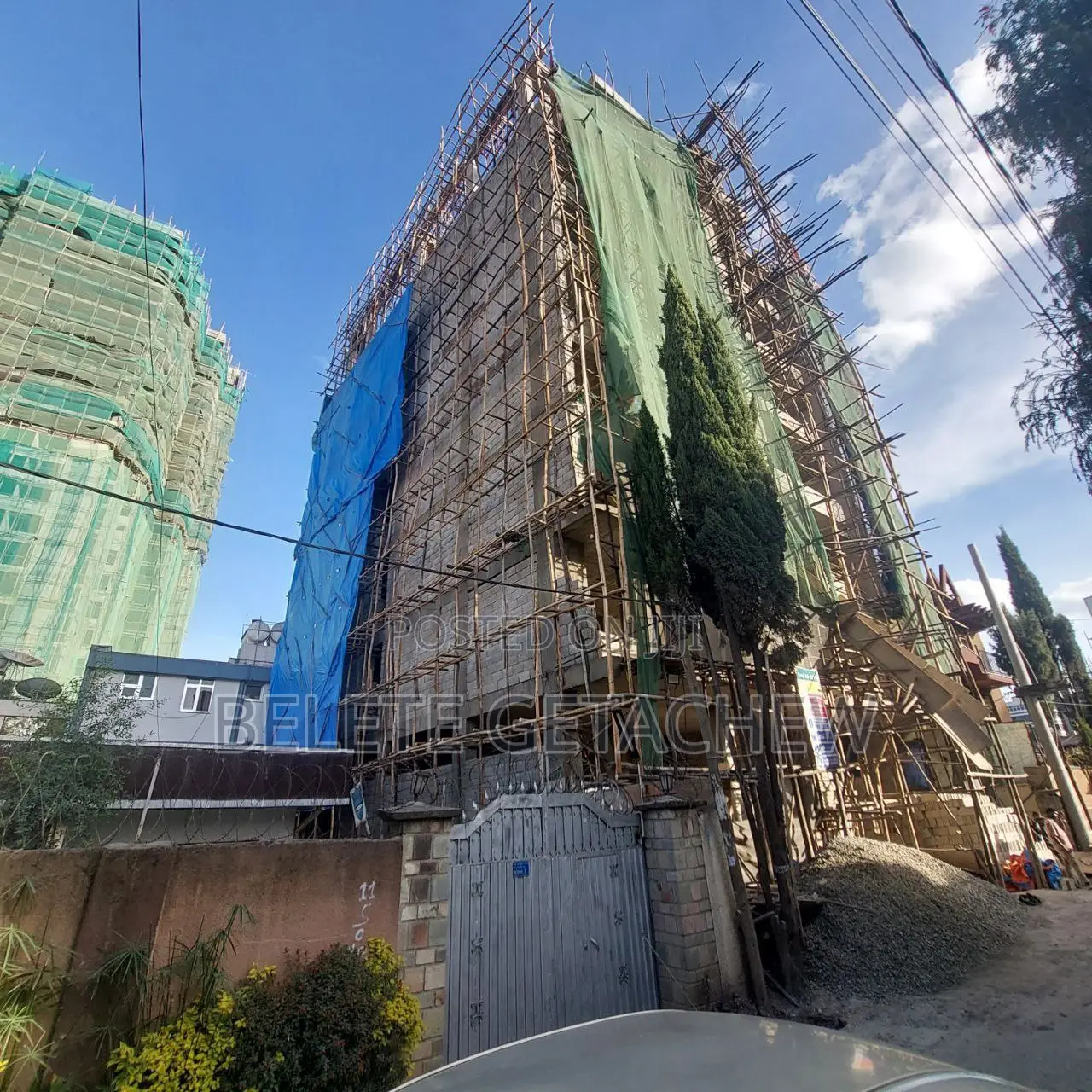 በመሀል ቦሌ በግንባታ ላይ ያለ ህንፃ ፡፡