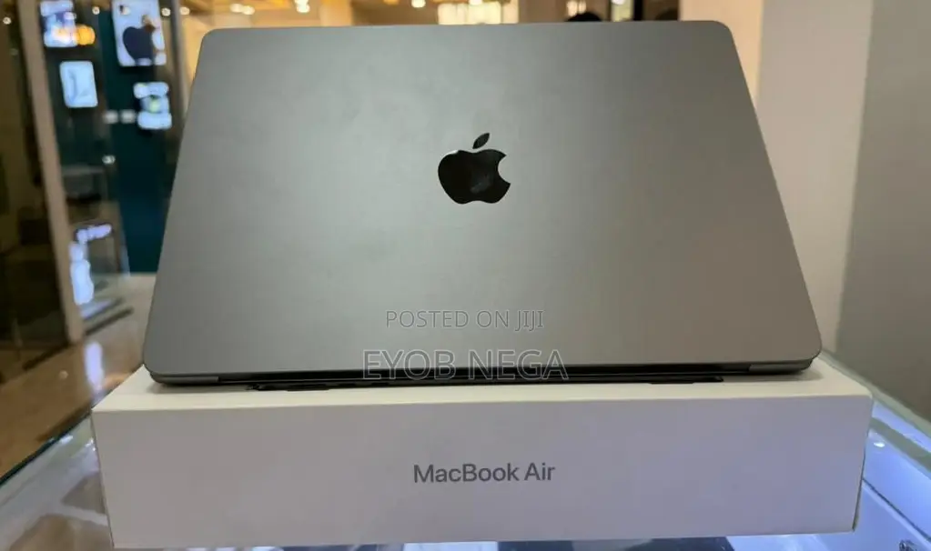 New Laptop Apple MacBook Air 2022 M2 8GB Apple M2 SSD 512GB