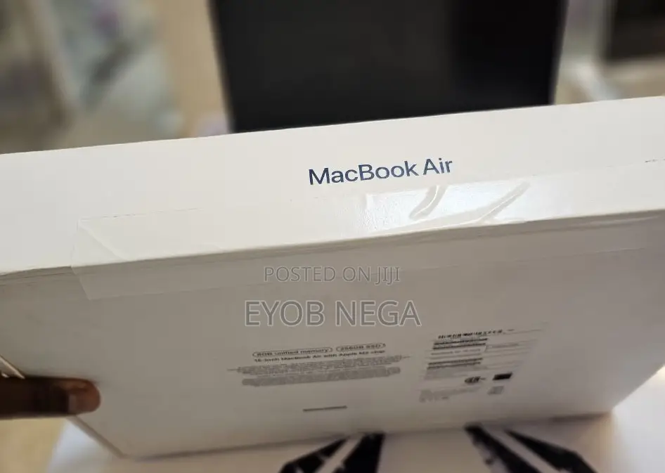 New Laptop Apple MacBook Air 2022 M2 8GB Apple M2 SSD 256GB