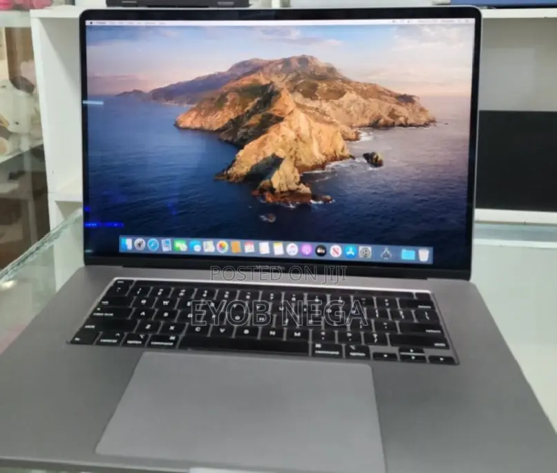 New Laptop Apple MacBook Pro 32GB Intel Core I7 SSD 512GB