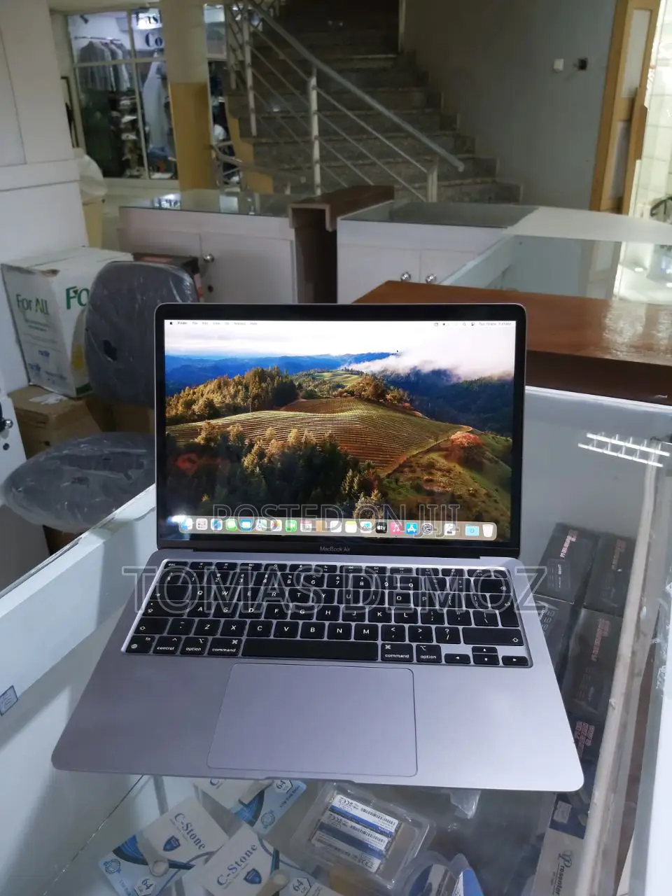 New Laptop Apple MacBook Air 2020 M1 8GB Apple M1 SSD 256GB