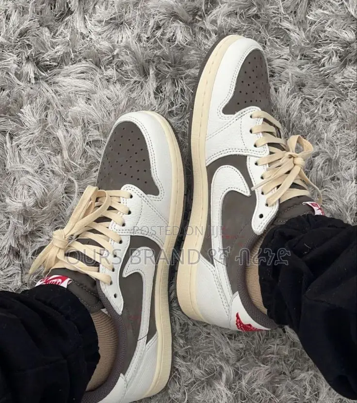 Air Jordan 1 Low X Travis Scott "Reverse Mocha"