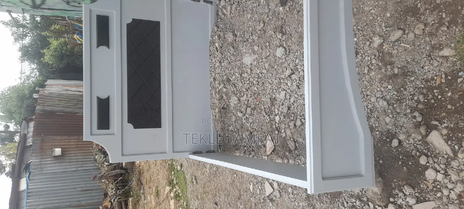 አልጋ ምቹ ዘመናዊ ጠንካራ ለቤትዎ የማያዳግም የብረትና የእንጨት ስራ እኛ ጋር ያገኛሉ