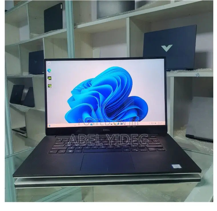 New Laptop Dell XPS 15 32GB Intel Core I7 SSD 1T