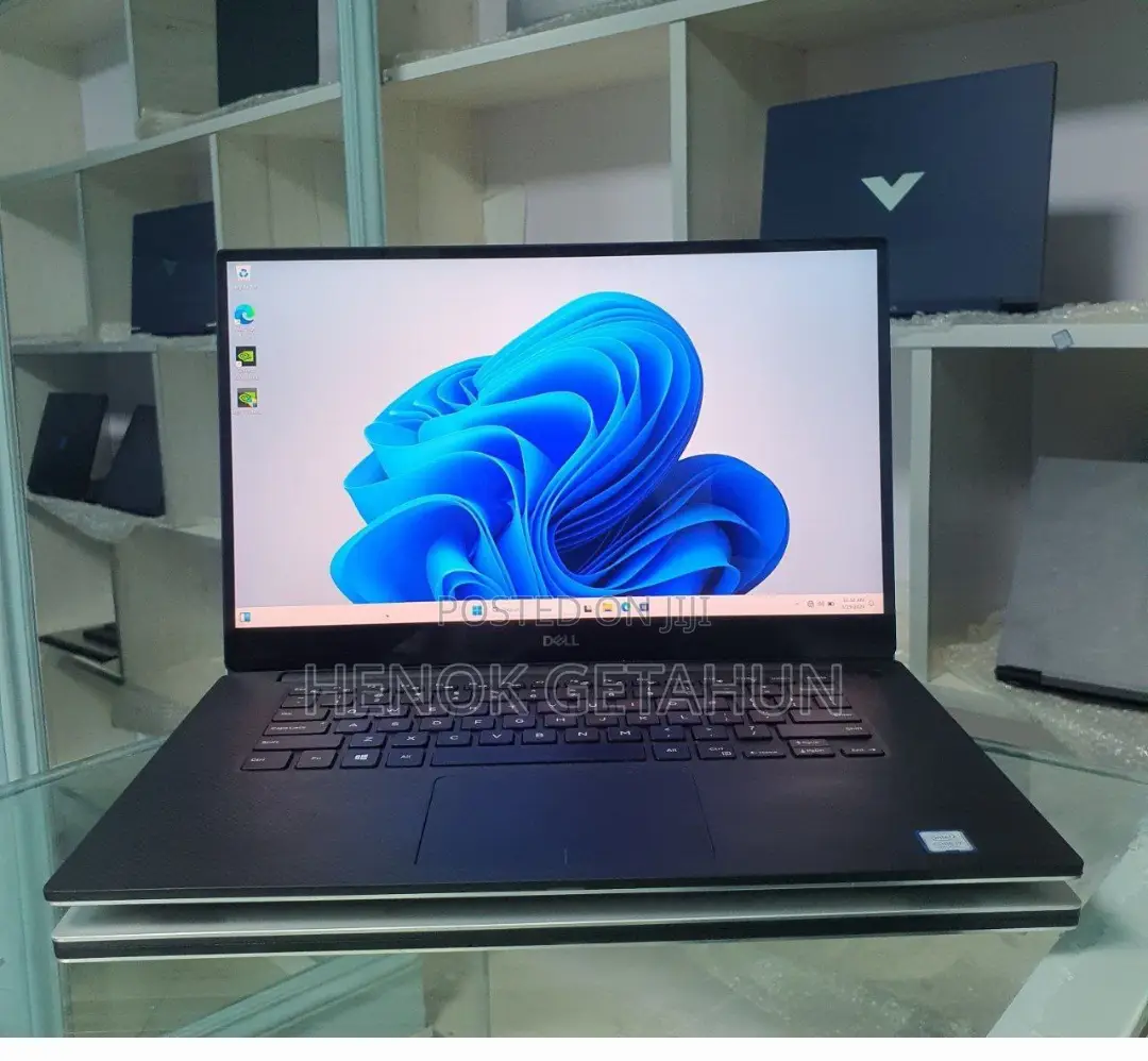 New Laptop Apple MacBook Pro 2018 16GB Intel Core I7 SSD 512GB