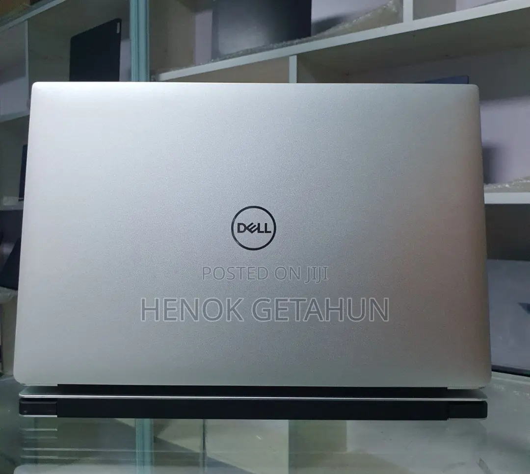 New Laptop Apple MacBook Pro 2018 16GB Intel Core I7 SSD 512GB