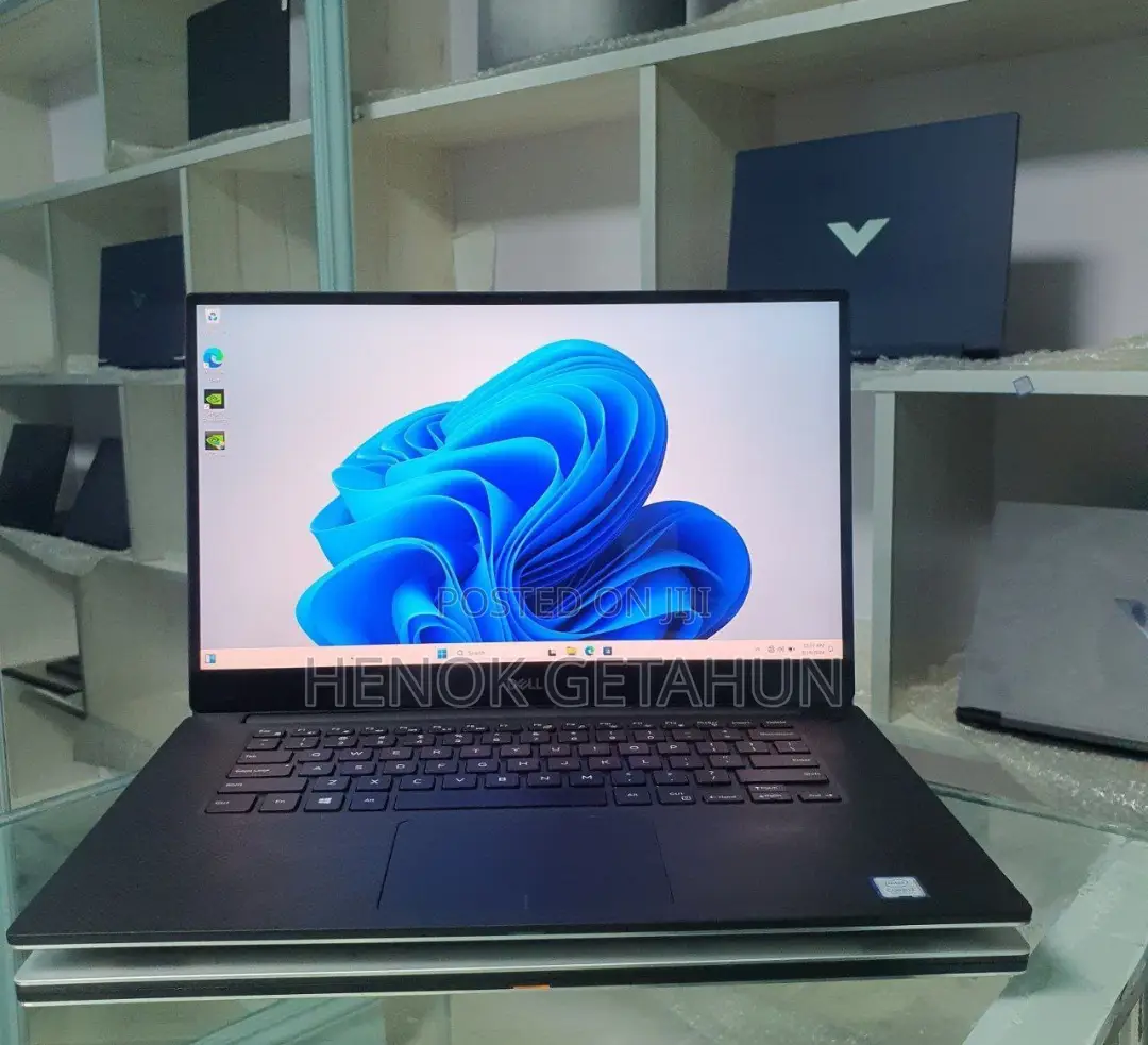 New Laptop Apple MacBook Pro 2018 16GB Intel Core I7 SSD 512GB