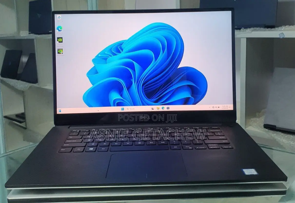 New Laptop Dell XPS 15 32GB Intel Core I7 SSD 512GB