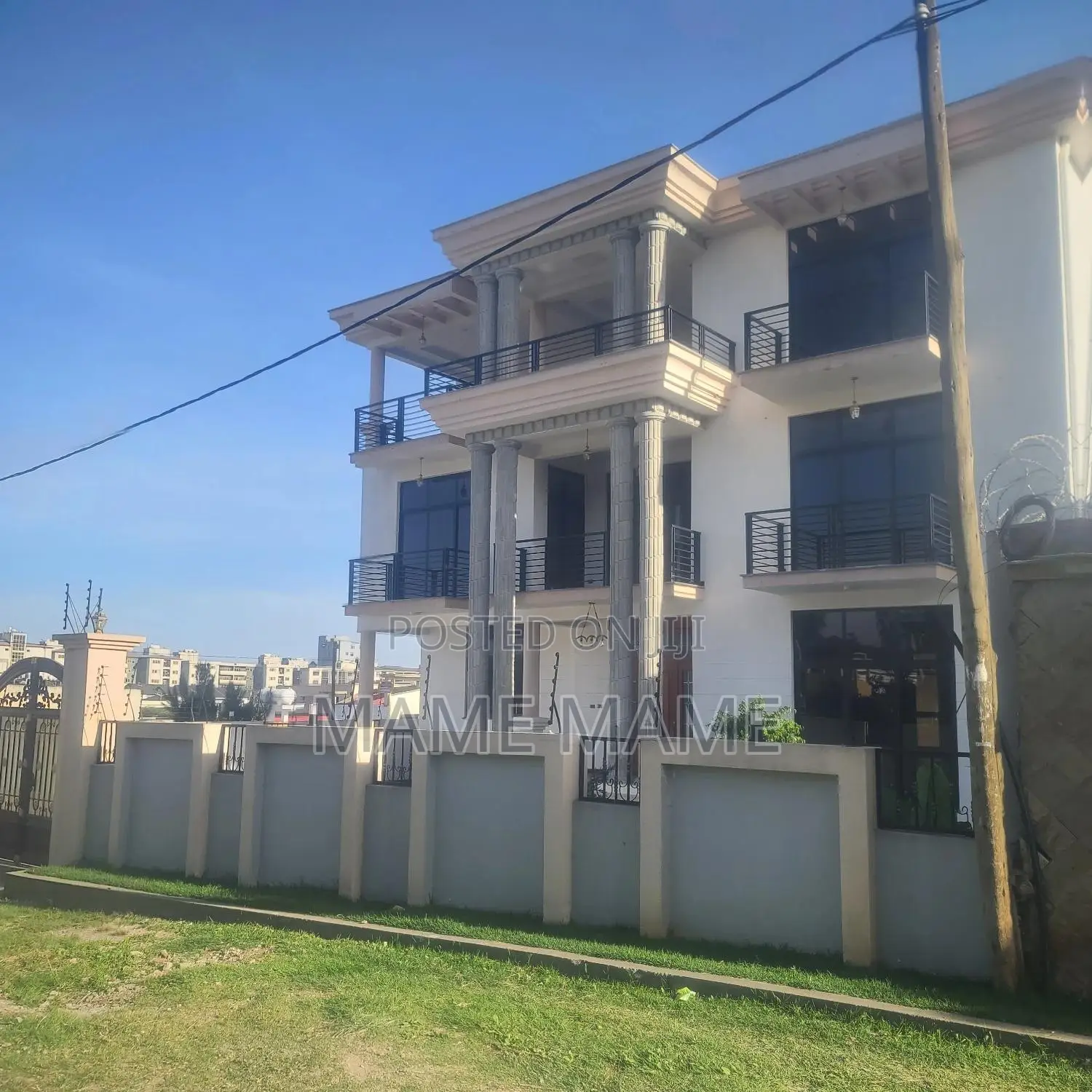 8bdrm House in Addis Abeba, Bole for sale