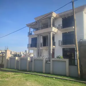8bdrm House in Addis Abeba, Bole for sale