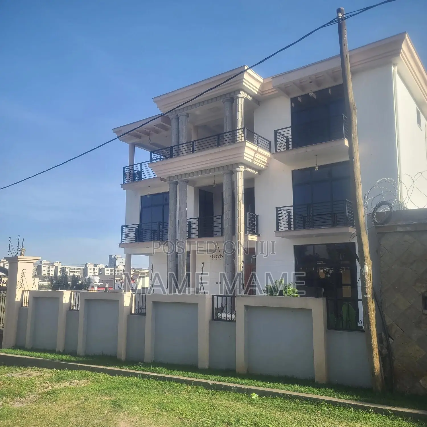 8bdrm House in Addis Abeba, Bole for sale