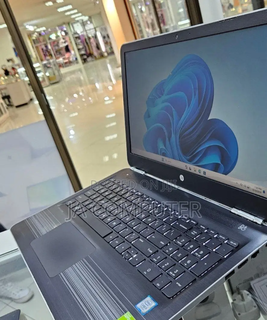 New Laptop HP Pavilion 11 8GB Intel Core I5 SSD 512GB