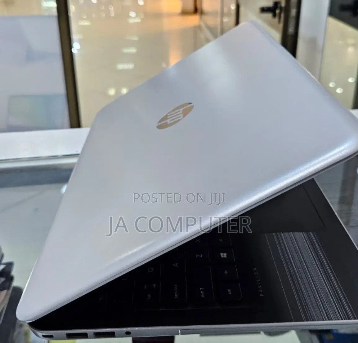 New Laptop HP Pavilion 11 8GB Intel Core I5 SSD 512GB