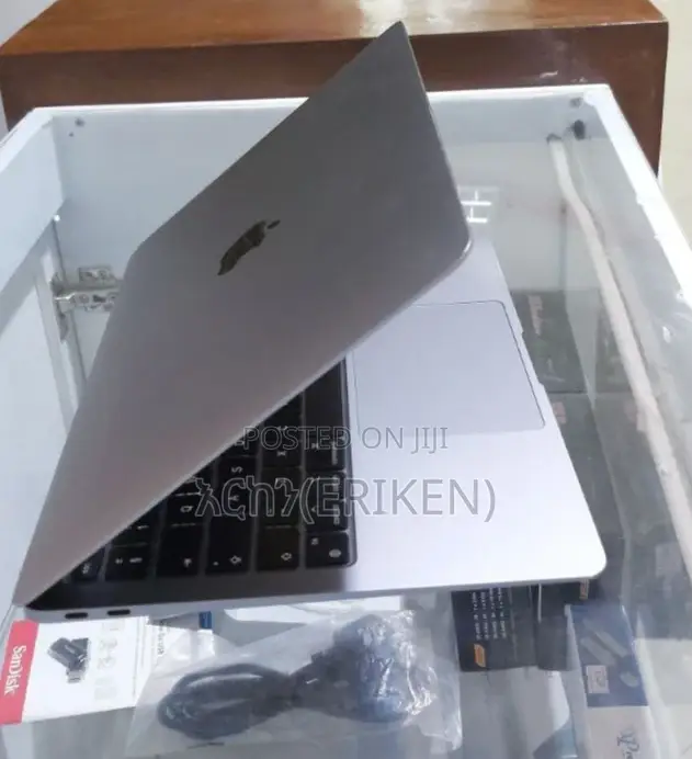 New Laptop Apple MacBook Air 2020 M1 8GB Apple M1 SSD 256GB