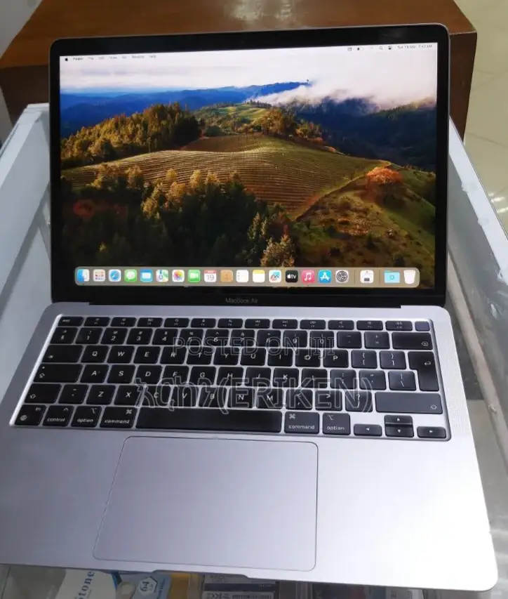 New Laptop Apple MacBook Air 2020 M1 8GB Apple M1 SSD 256GB