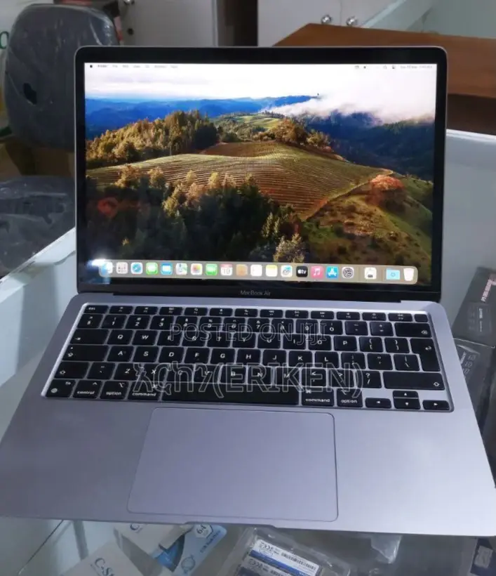 New Laptop Apple MacBook Air 2020 M1 8GB Apple M1 SSD 256GB
