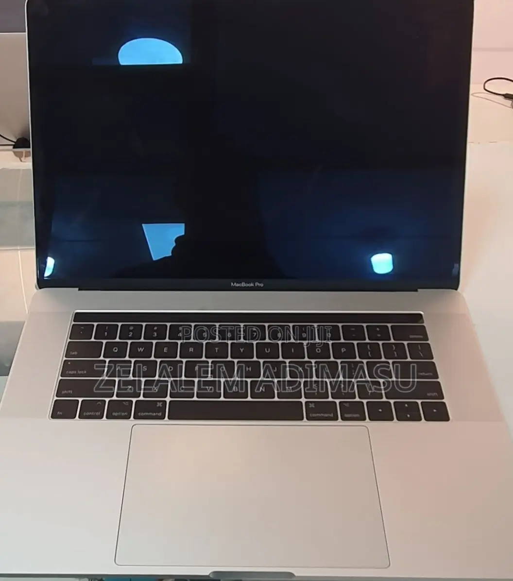 New Laptop Apple MacBook Pro 2018 16GB Intel Core I7 SSD 512GB